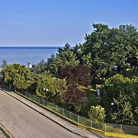 Ikaros Apartments Paralía Екстериор снимка