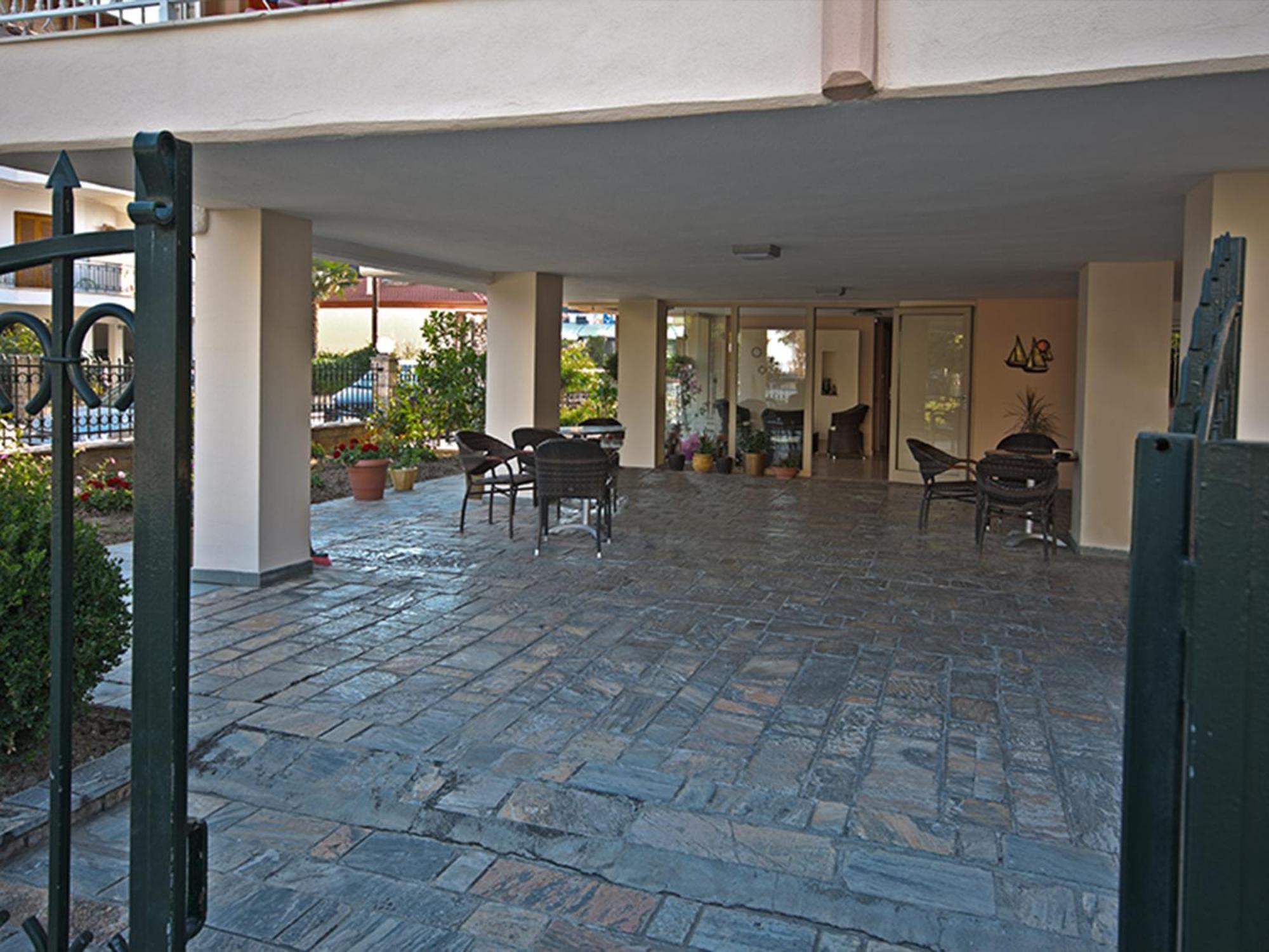 Ikaros Apartments Paralía Екстериор снимка